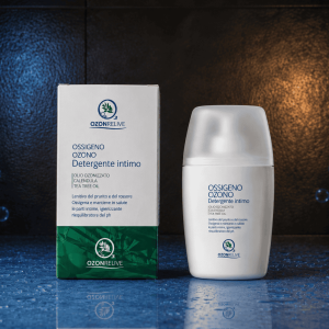Detergente Intimo Ozonrelive, flacone con dosatore e confezione.